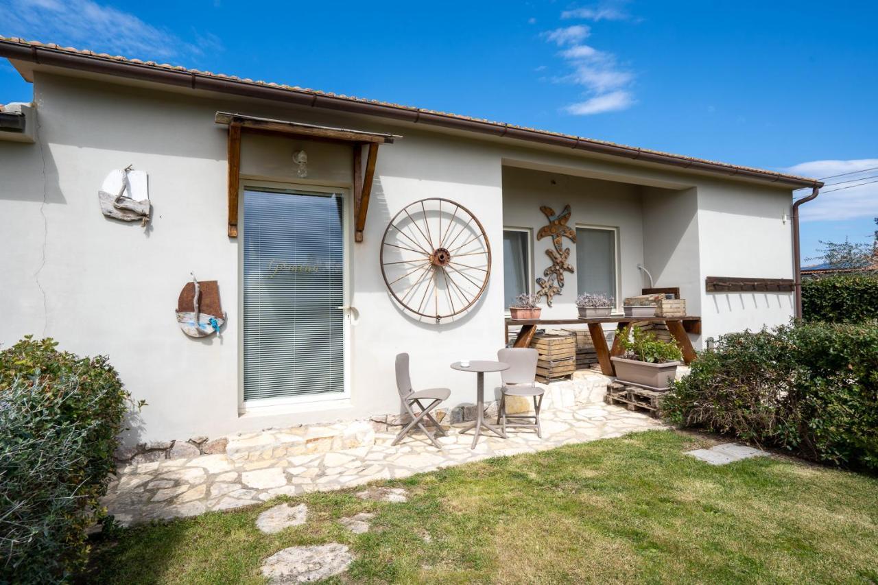 Agriturismo Sweet Cottage มารีนาดีกรอซเซโต ภายนอก รูปภาพ